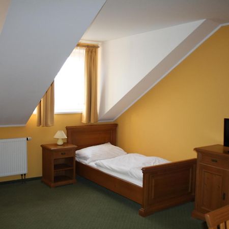 Hotel Boucek Mochov Eksteriør bilde